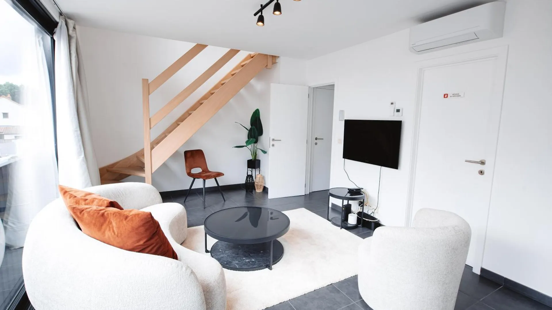 Aparthotel K&Y Suite 1 Brussels Airport 500M! Zaventem